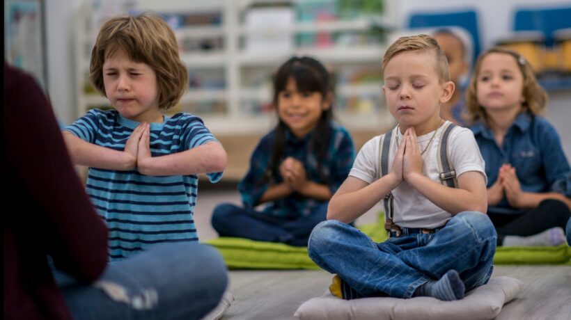 A scuola aboliamo l’ora di religione e facciamo imparare i nostri testi sacri