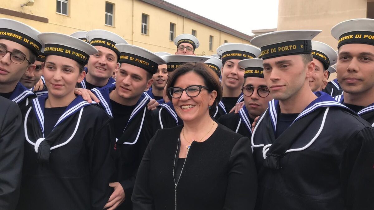 I nostri soldati non meritano la ministra hippie