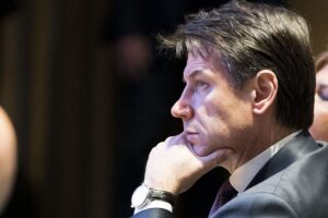 Il ricatto di Conte a Salvini e Di Maio: «Tratto io con l’Ue altrimenti lascio»