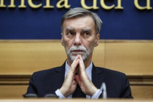 Porti, nei guai il fedelissimo di Delrio