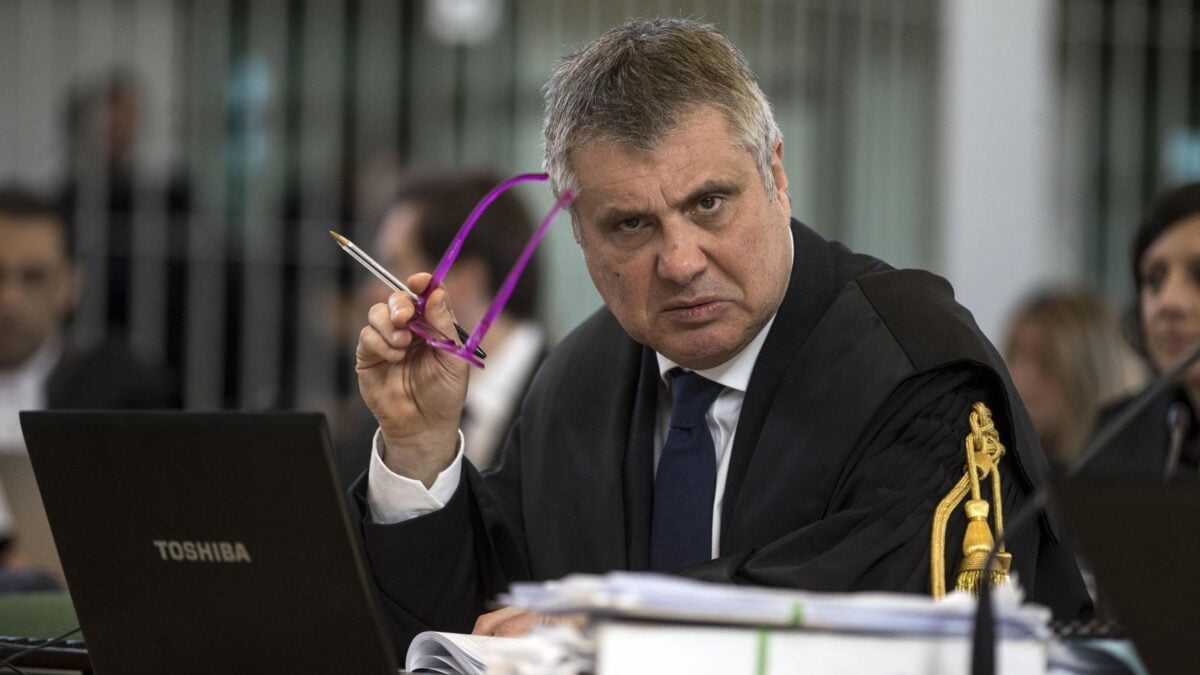«Repubblica» inventa intercettazioni. E poi accusa noi di oscuri complotti