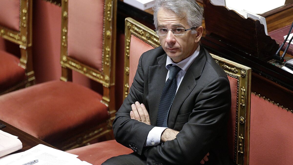 «Carofiglio, Orlando e il Pd: quanta ipocrisia nelle vergini del Csm»