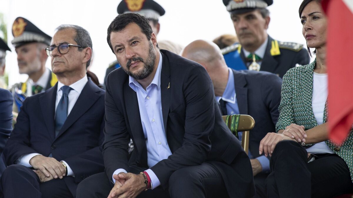 La paura della crisi scatena la corsa a chi fa promesse di tagliare più tasse