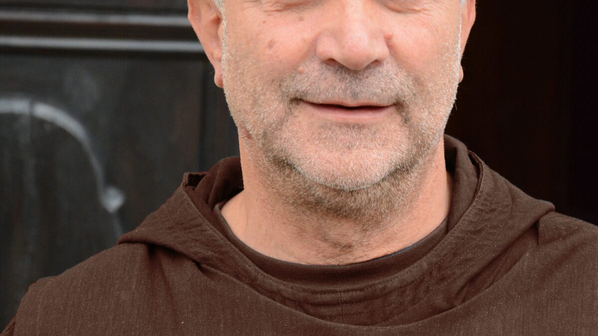«La civiltà nasce dai muri e non dai ponti»