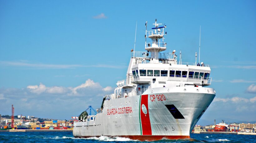 C’è una nuova Diciotti. Negato lo sbarco alla nave Gregoretti con 140 immigrati