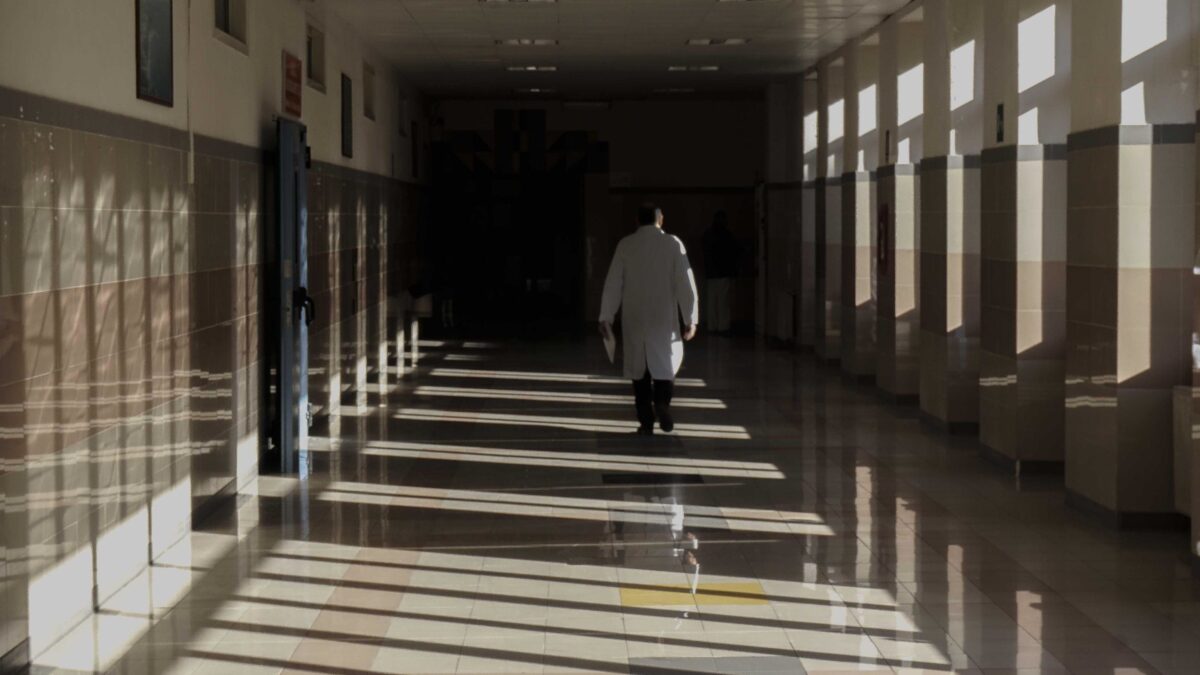 La grande diaspora dei camici bianchi. Partono per l’estero in 1.000 ogni anno