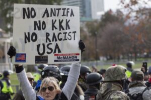Trump pensa di mettere gli Antifa nella lista dei terroristi