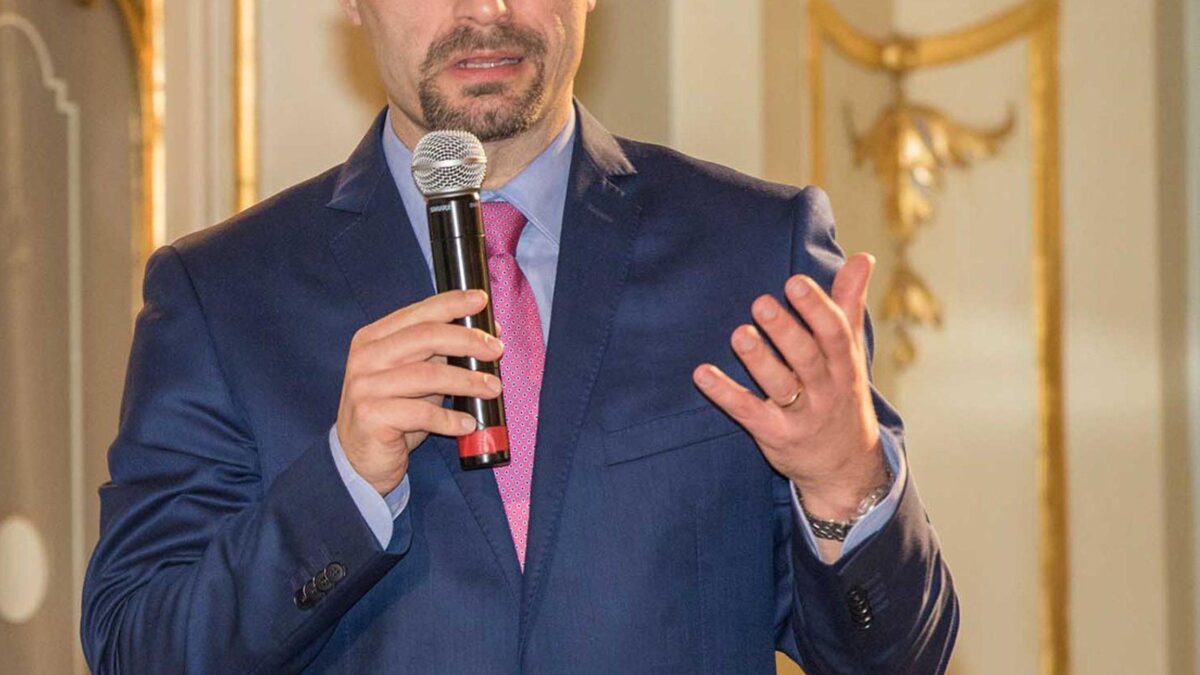 L’orrore dei bimbi e il sindaco del Pd. «Copertura politica agli indagati»