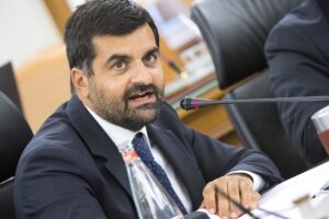 Palamara alla sbarra, ma il pg che lo accusa rischia grosso: gli passava le notizie