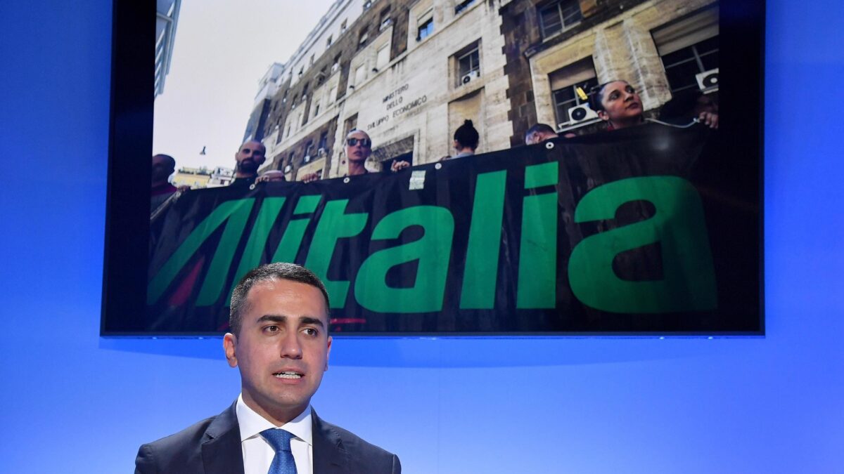 C’è pure la Colombia nel futuro di Alitalia. Di Maio: «Su Atlantia nessun pregiudizio»