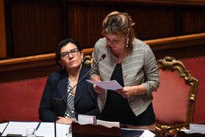 Per i medici 200 euro in più al mese