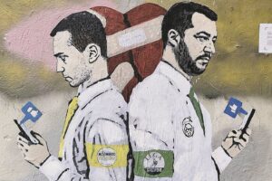 Di Maio accerchiato cerca alleati e comincia dal suo miglior nemico