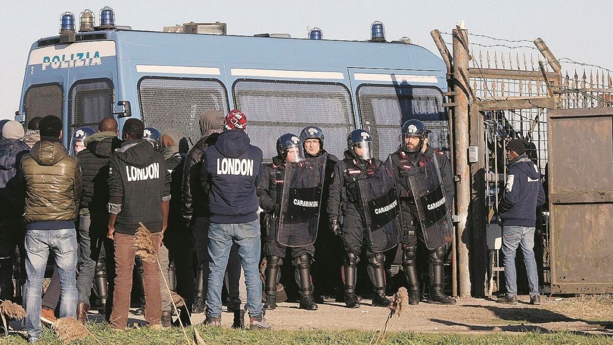 Migranti, in gara la ditta accusata di truffa