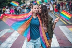 Così davano i bimbi alle coppie di lesbiche