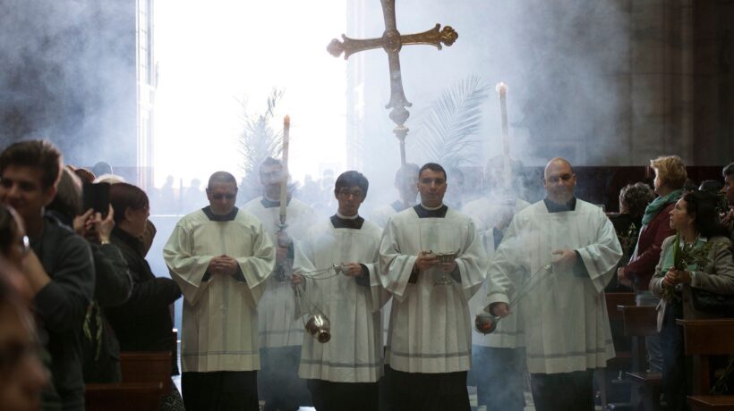 La Chiesa parla solo di migranti e dimentica il suo popolo