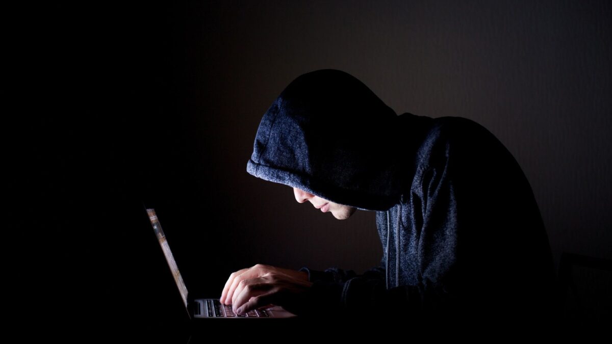 Un pronto soccorso per i «vampiri» che consumano la loro vita online