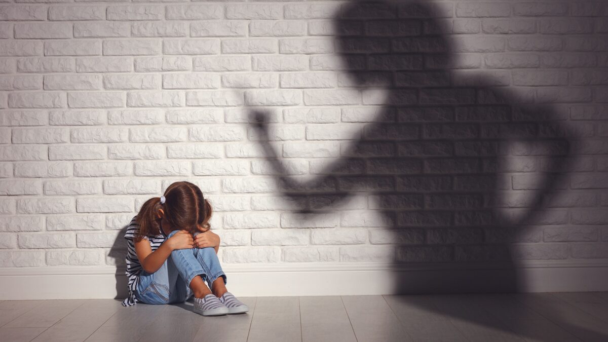 È bendato chi non vede il dramma dei piccoli