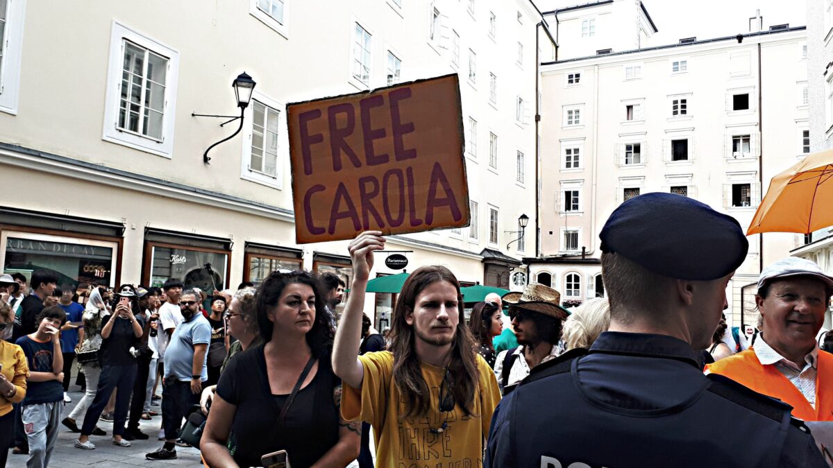 I teologi hanno cambiato parrocchia. Stanno con i no global dei sette mari