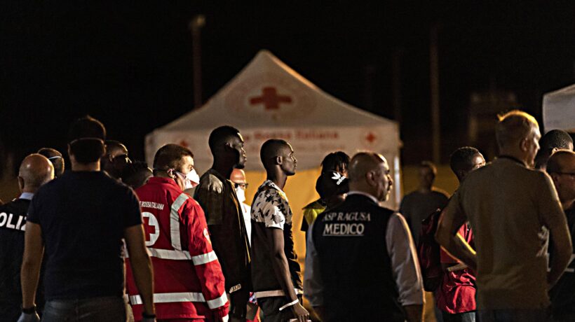 Confiscato il veliero dei centri sociali. E i porti saranno difesi dalla Marina