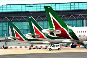Due botte per Di Maio. Manette al forno dell’Ilva e Alitalia nazionalizzata
