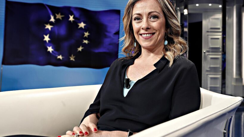 La Meloni demolisce Parenzo in tv: «Scrive balle su di me nel suo libro»