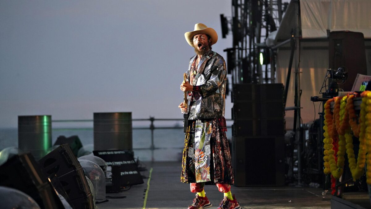 Al concertone di Jovanotti lavoratori pagati in panini