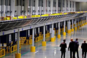 Poste apre il più grande hub in Italia. Spedirà 250.000 pacchi al giorno