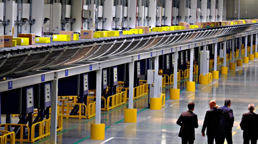 Poste apre il più grande hub in Italia. Spedirà 250.000 pacchi al giorno