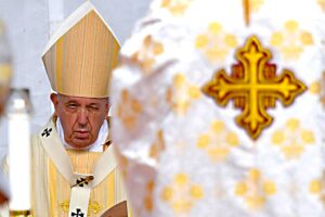 La «misericordia» di Bergoglio azzera le congregazioni più tradizionaliste