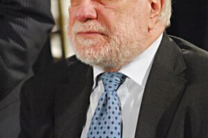 Morto De Crescenzo. Illuminò con l’ironia l’Italia del terrorismo
