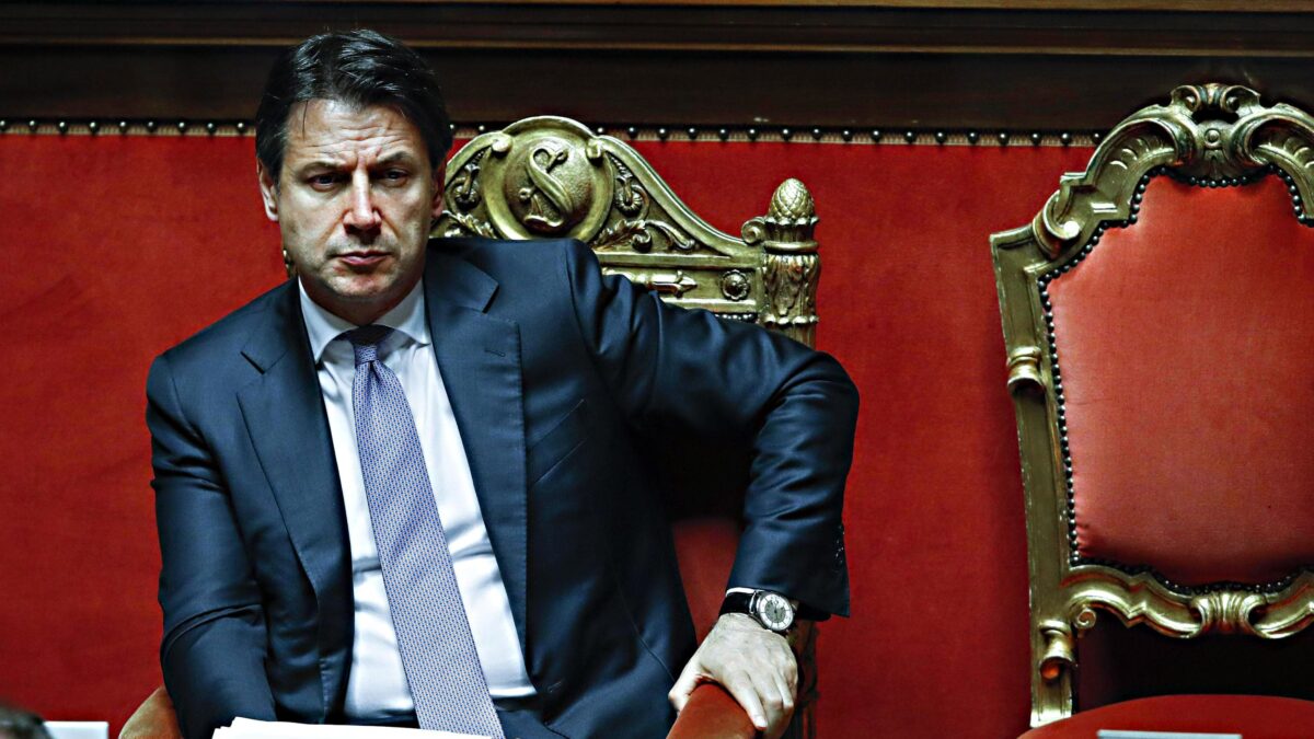 Conte si salva da Salvini ma non dai grillini