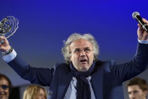 Per il Pd pure Jerry Calà è un nemico. La Leonardi: «Cretino senza talento»
