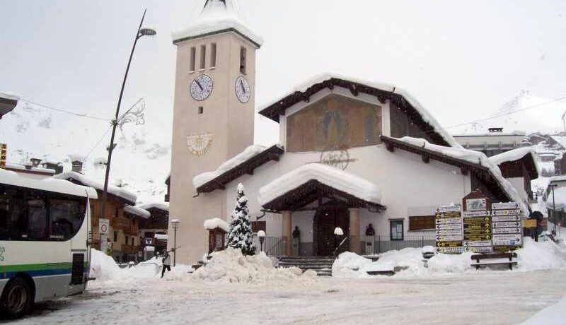 Il prete di Cervinia: «Sovranisti come Hitler»