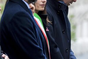 Non si può far partire un governo parlando solo di tagli ai parlamentari