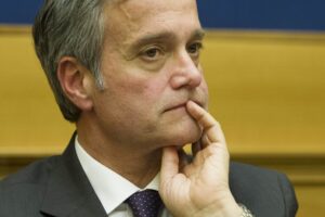 «Il partito dell’anti polizia vorrebbe impedire agli agenti di difendersi»