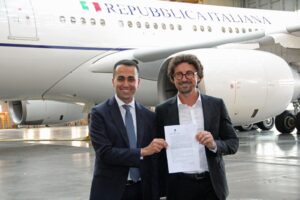 «Sciamani», «ladri» «facce come il cu…». L’inciucio azzera due anni di insulti
