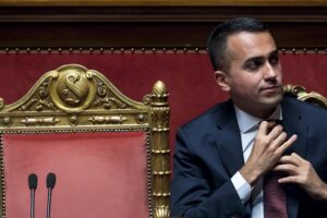 La nuova puntata della «folle idea». Convincere Di Maio con Palazzo Chigi