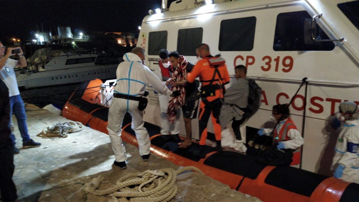 Caso Open arms, arrivano le toghe. Si indaga per sequestro di persona