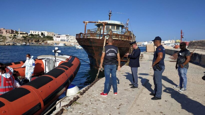 La Spagna offre un porto, Open arms rifiuta