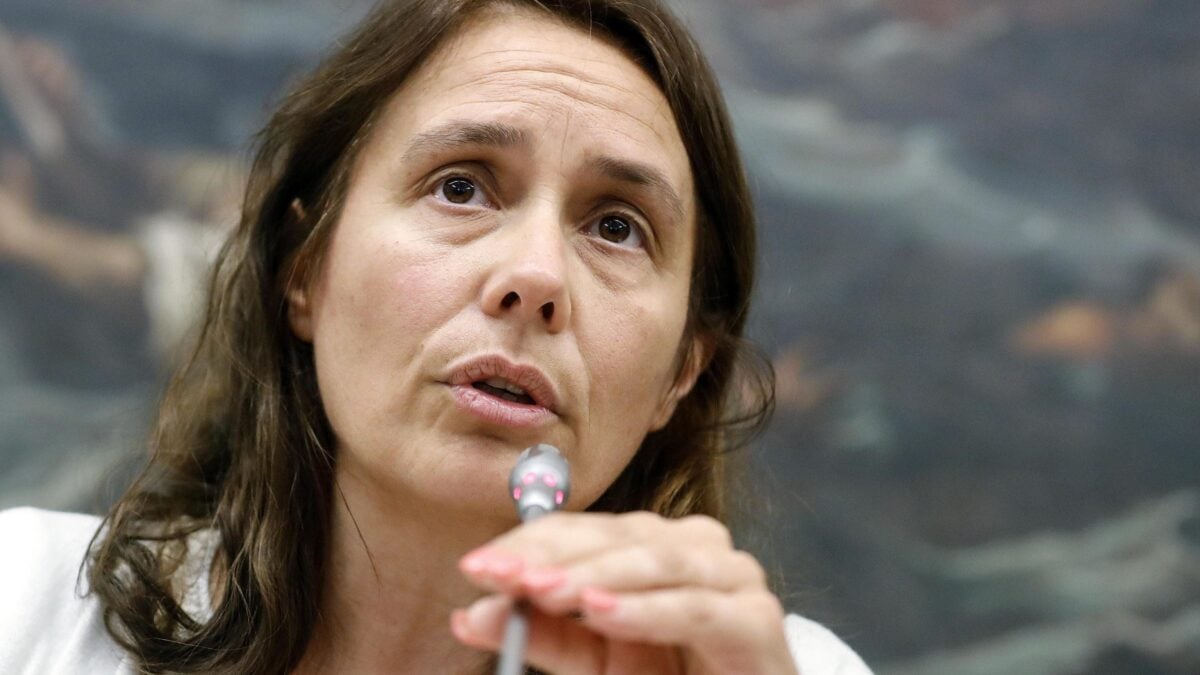 Il ministro vuole l’incontro sui bimbi. Il governatore pd tenta di svicolare