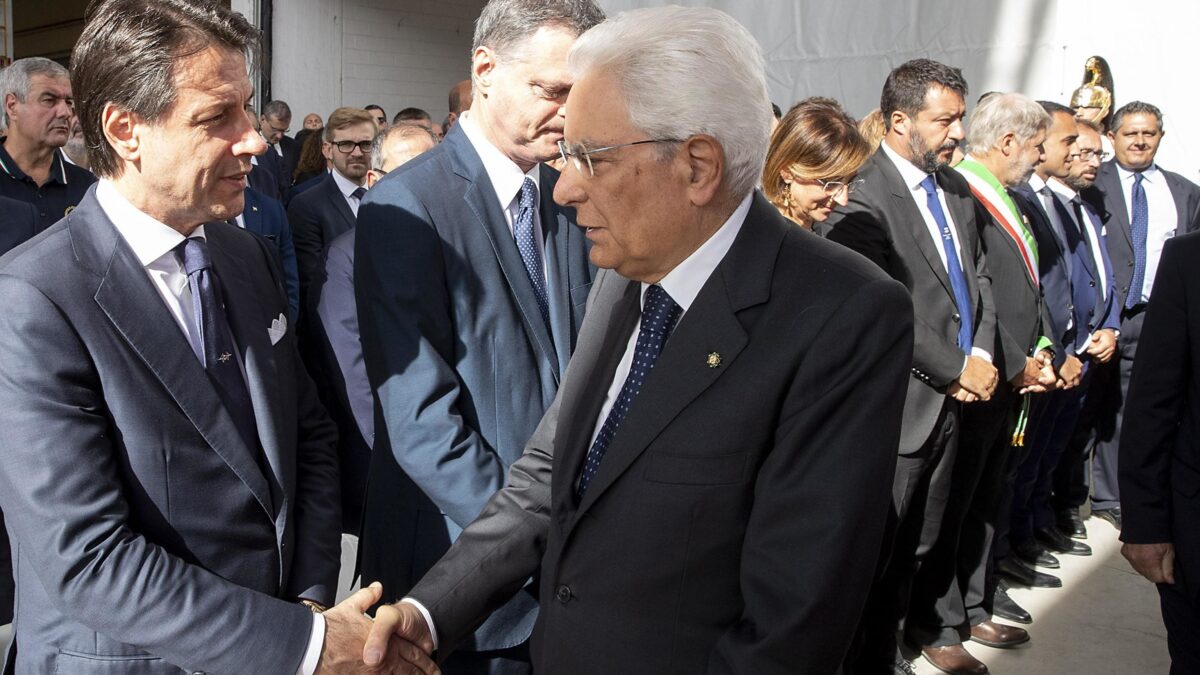 Oggi Conte porta in Senato lo spartito dell’inciucio. Mattarella vorrà suonarlo?