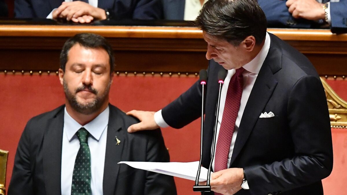 Un paio di insulti (mosci) a Salvini e Conte da burattino è diventato star