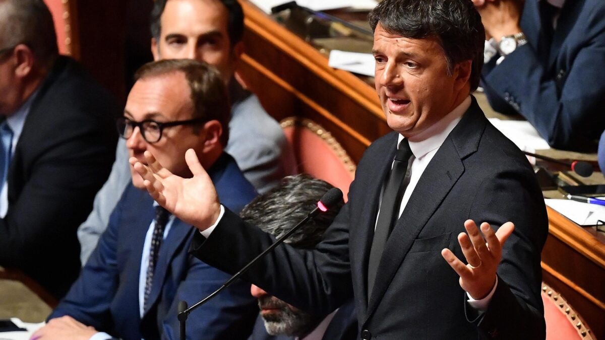 Dietro agli applausi la lotta con Renzi