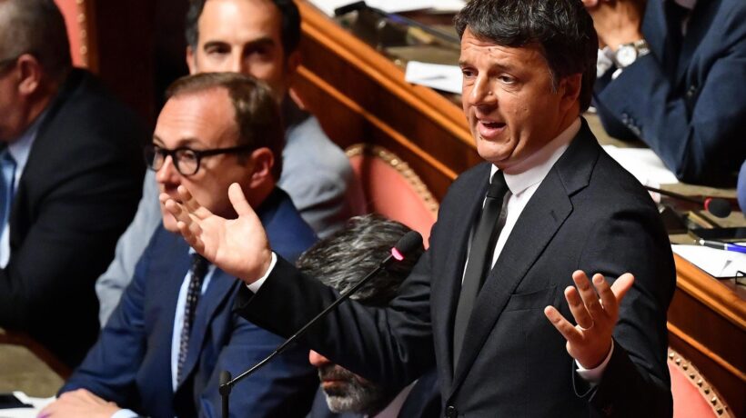 Dietro agli applausi la lotta con Renzi
