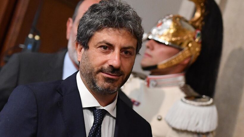 Fico si fa da parte e il Movimento insiste sul Conte bis. Rispunta la Lega