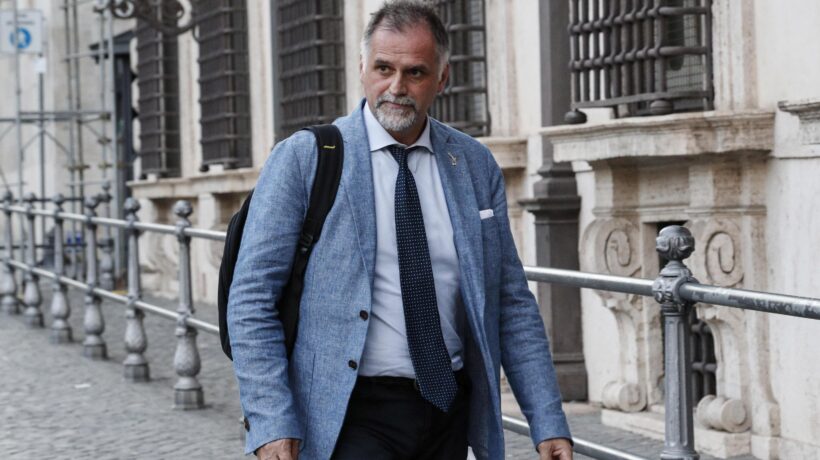 Il piano: Iva più alta per chi paga in contanti