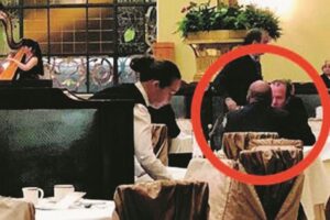 «L’Espresso» confessa la trappola. A Mosca c’era l’agente provocatore