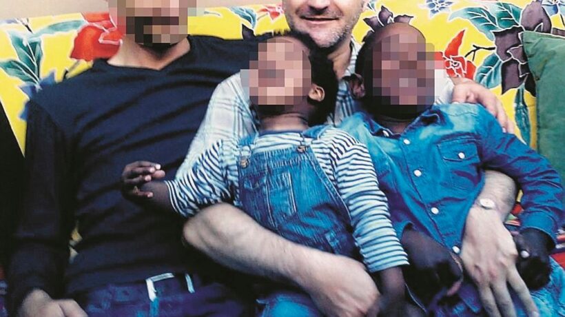 «È forte il sospetto che sia un’adozione gay»