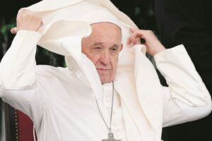 Il risveglio del sacro che infastidisce la Chiesa