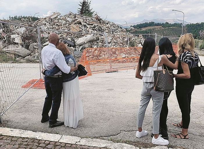 Il Pd attacca i gialloblù su Amatrice ma dimentica i suoi due commissari